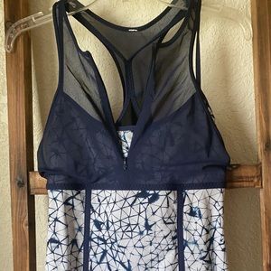 Lululemon workout top